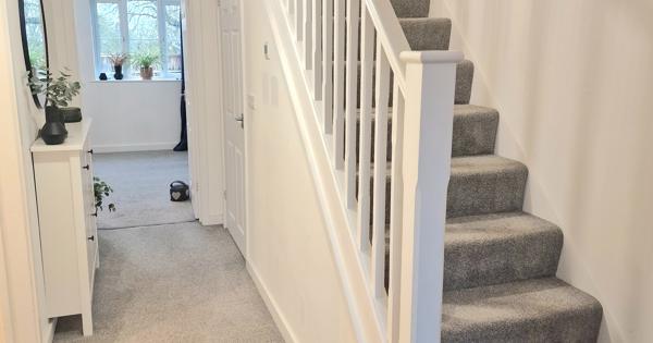 6 Howards Way Hallway